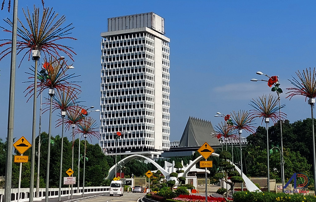 HARAM MENJATUHKAN PEMERINTAH YANG SAH