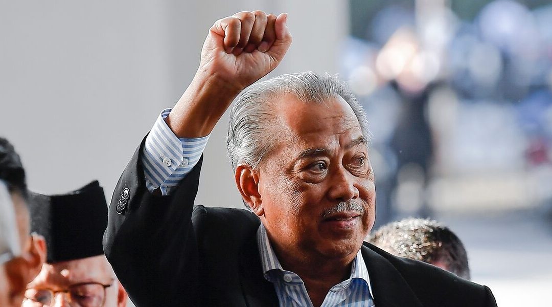 SUMPAH BELUM DIANGKAT, MUHYIDDIN DIDESAK BERUNDUR (II)