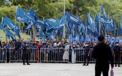 POLITIK ‘SYOK SENDIRI’ PN MENIKAM DIRI