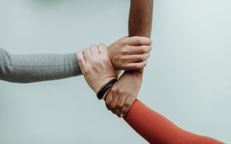 ANTARA SEJARAH DAN KETAMAKAN: 500 TAHUN MELAYU ISLAM HILANG ARAH