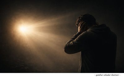 ALERGI NASIHAT, BENCI KRITIK, DAN SILAU PUJIAN